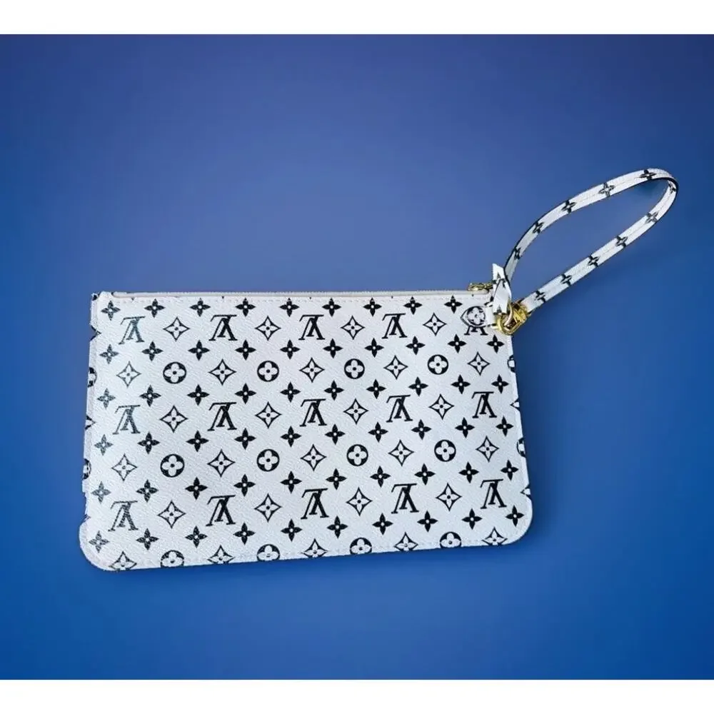 Louis Vuitton Pochette MM Bag Black White Pouch Wristlet Mini Monogram LTD Rare